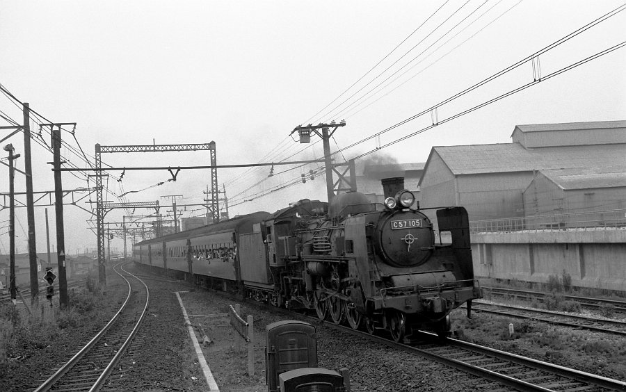 C57 Sobu und Narita Line Bild 05